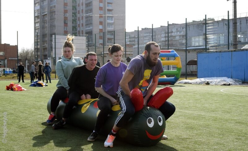 Объявить «рыбу» и покататься на офисных креслах. В воскресенье начнётся новый этап «Народной спартакиады»