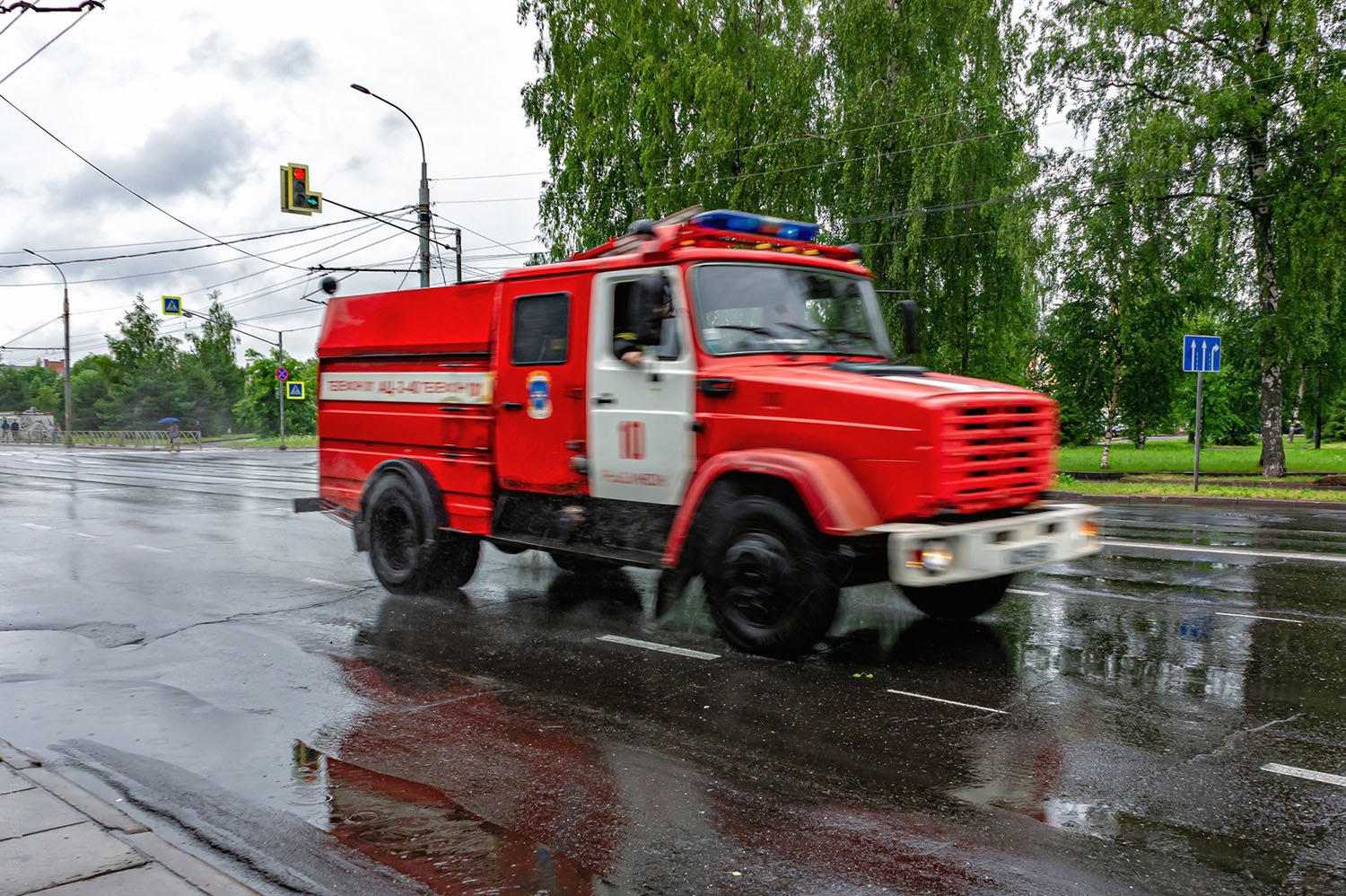 На территории бывшего завода «Призма» в Рыбинске тушили пожар | Черёмуха