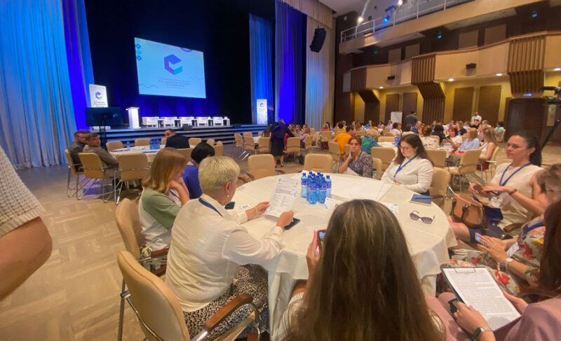 «Это работа с жителями области». Михаил Евраев — о ведении госпабликов