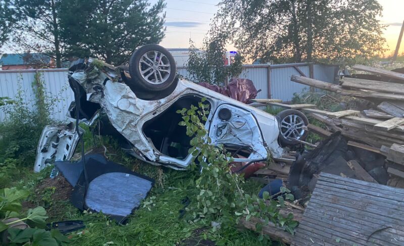 Столкновение иномарки с забором, сбитая пенсионерка: сводка ДТП в Рыбинске