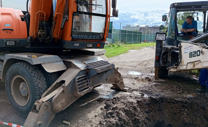 «Ситуация сложная». На проспекте Серова в Рыбинске — крупная коммунальная авария