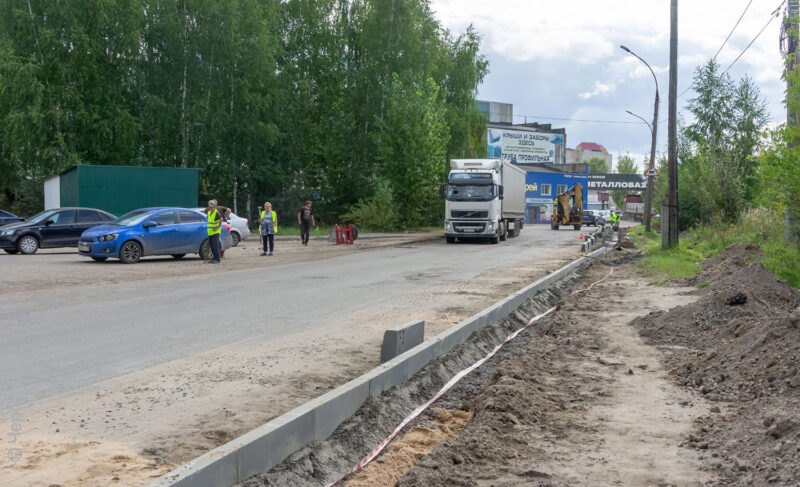 Уклон вместо ливнёвки. В администрации говорят, что после ремонта дороги на Танкистов вода будет уходить на зелёную зону