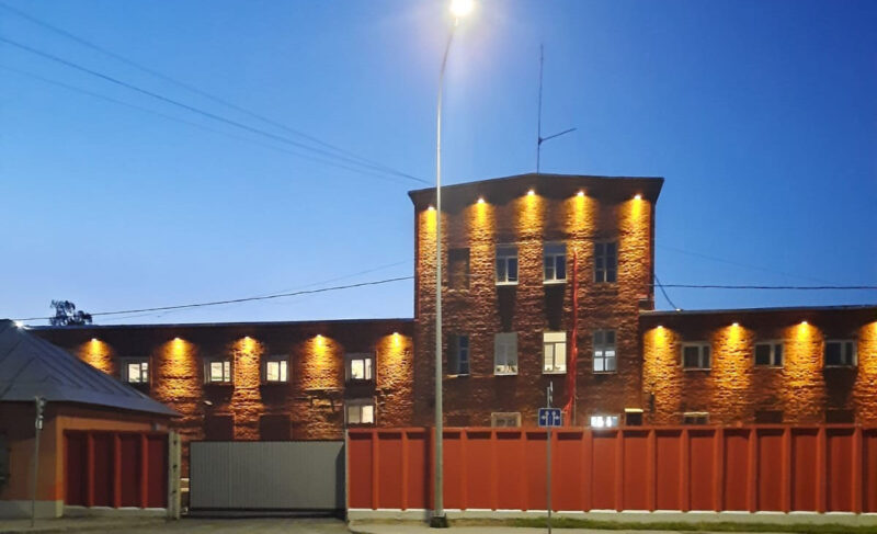 На здании водоканала в Рыбинске установили архитектурную подсветку. Это инициатива предприятия