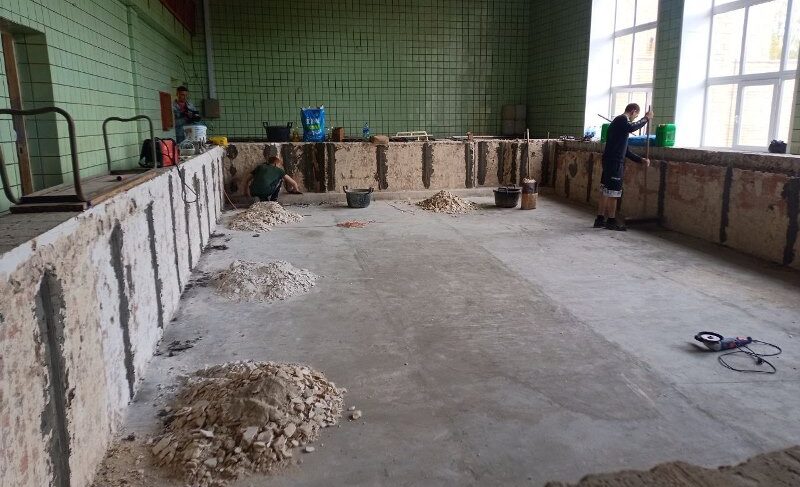 Мини-бассейн и зал для футбола: в администрации Рыбинска сообщают о ремонте в двух спортшколах