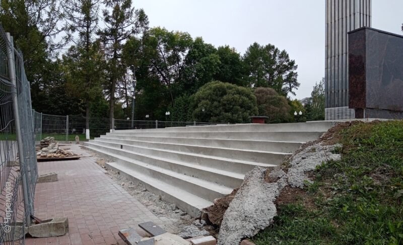 Театр кукол, «Огонь Славы», дороги и теплосети: новости от горадминистрации про ремонт