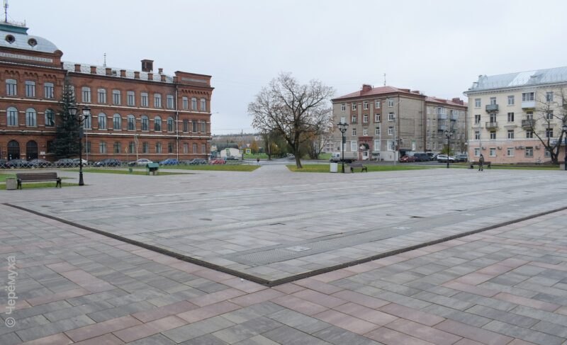 Прямо над фонтаном: на площади Дерунова организуют ледовый каток за 40 миллионов рублей