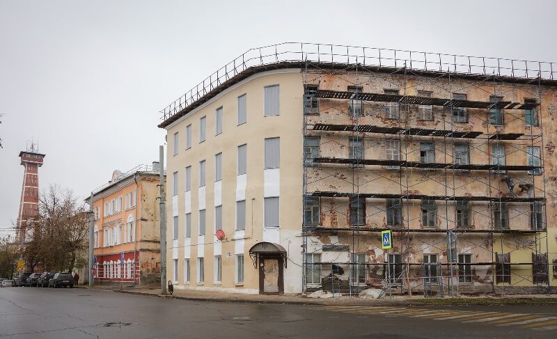 В стадии завершения. В горадминистрации оценили ход работ по ремонту фасадов