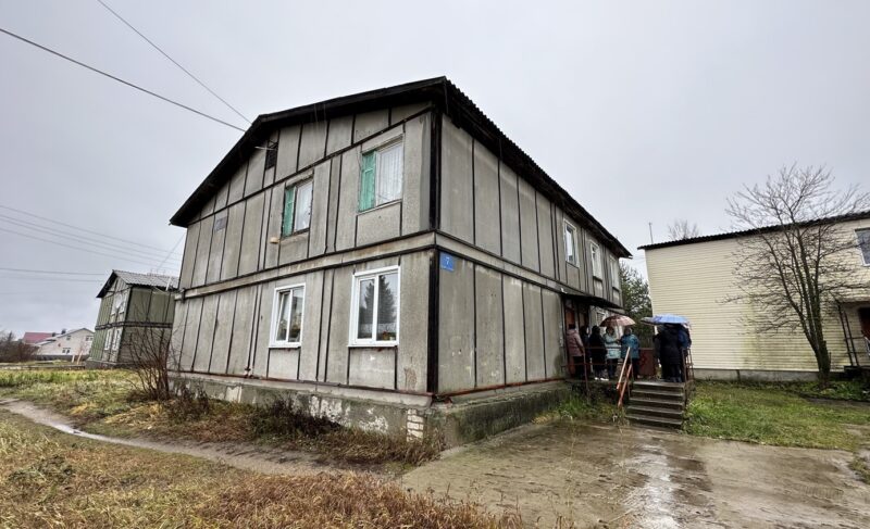 Обращение к губернатору и прокурорская проверка: в Каменниках жильцы аварийных домов ждут расселения
