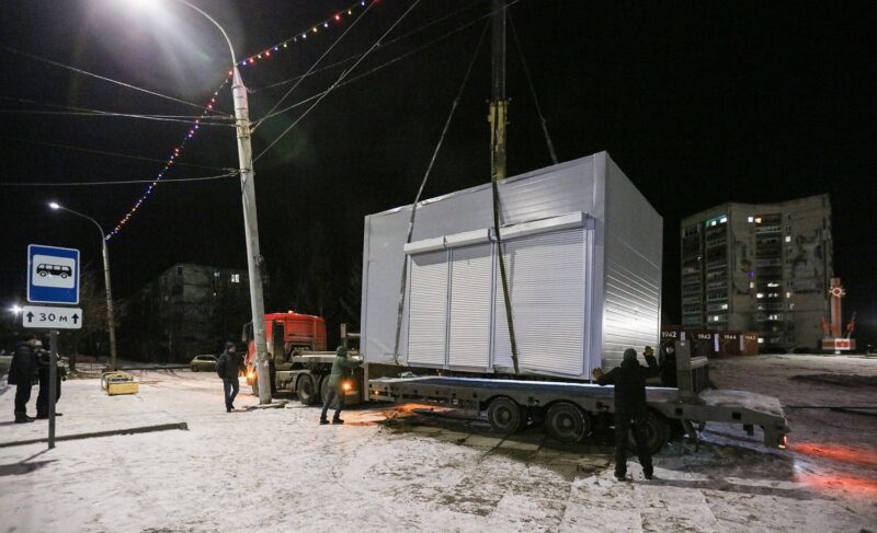 Остановочный павильон с площади Жукова перевезли на Слип