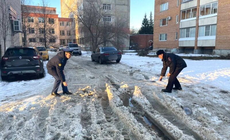 Прокуратура проверяет информацию о застрявшей в снегу машине скорой помощи