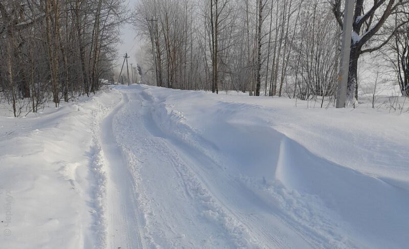 «Ветер разносит наши барханы». Жители улицы Жуковская просят сменить подрядчика по уборке улиц на ГЭСе