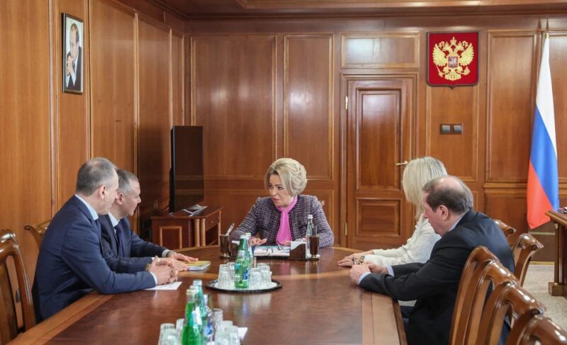 Евраев встретился с Матвиенко. Какие вопросы подняли во время встречи