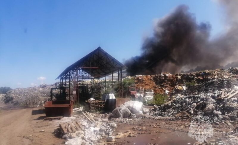 Пожар на полигоне «Глушицы» тушили сутки