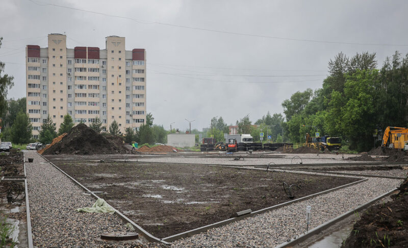 Дренаж, бордюры и замена теплотрассы. Как идут дела в будущем парке на Суркова