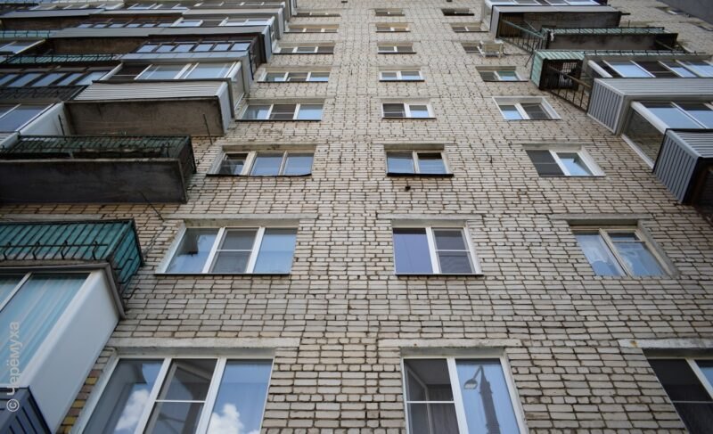 Решение суда есть, а результата нет. Жители многоэтажки в Рыбинске 10 месяцев добиваются ремонта лифта