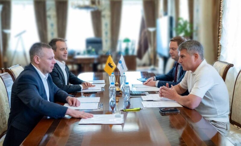 Губернатор встретился с руководителем «Россети Центр»