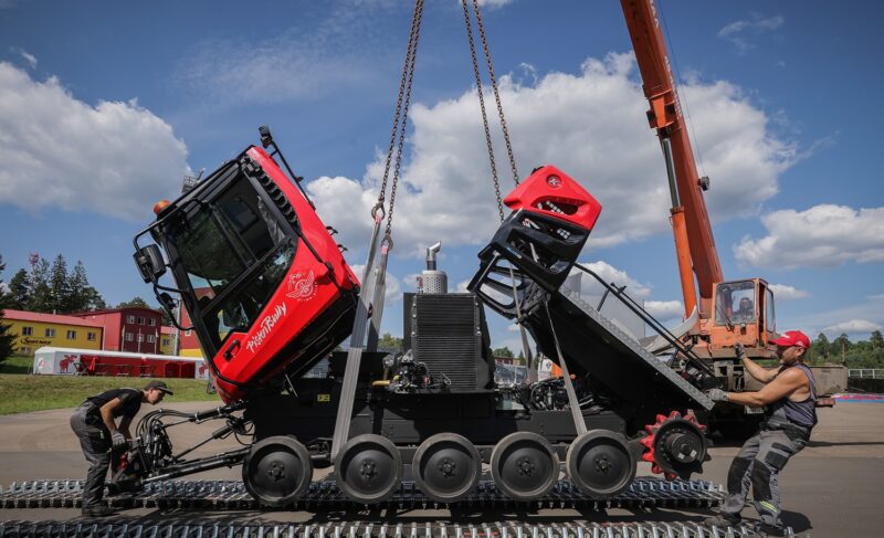 В «Дёмино» привезли новый ратрак