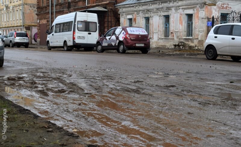 Лучше бы ехать на внедорожнике: в каком виде улица Чкалова будет встречать зиму. Фото