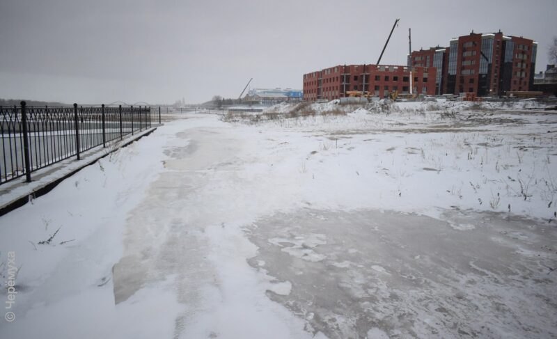 «Каток» на набережной: в «Северном водоканале» объяснили, почему не получается устранить аварию на коллекторе