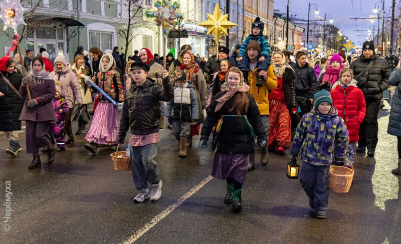 Без снега, но душевно. Яркий фоторепортаж с Рождественского шествия-2025 в Рыбинске