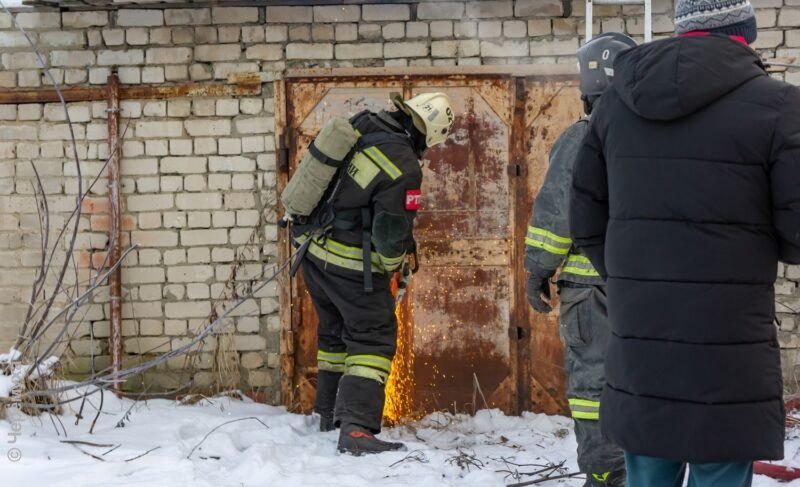 В Рыбинске снова горел гаражный массив на Большой Тоговщинской. Фото