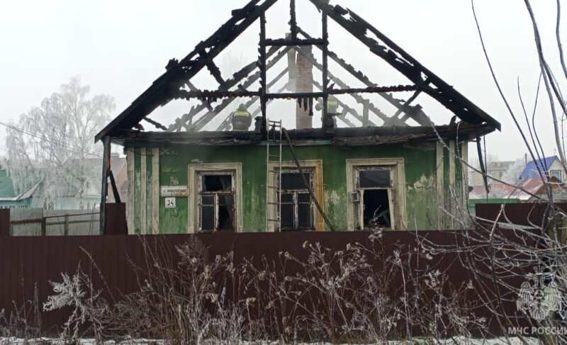 В Рыбинске при пожаре на Полиграфской погиб человек