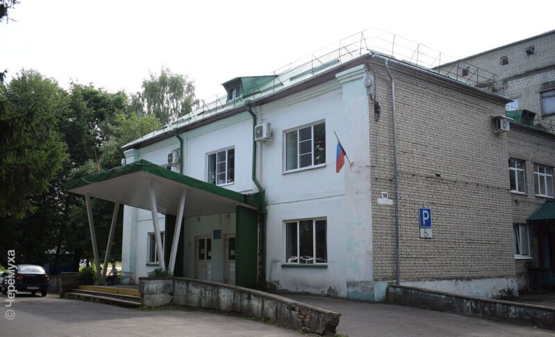 «Почему у нас реорганизация проходит через скандалы?» Главврач горбольницы №1 объяснил депутатам свою позицию по сокращению персонала