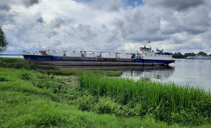 Следовавшее из Рыбинска судно село на мель в Костромской области. Прокуратура проводит проверку