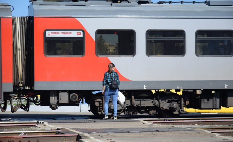 Ограждения и проект: что в итоге с переходом через пути в районе жд-вокзала в Рыбинске