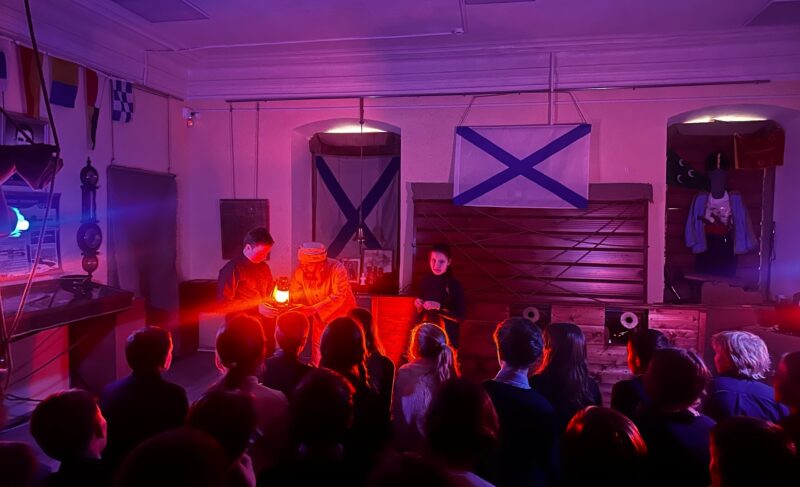 Каким получился спектакль «От Крыма до Рима», который представили в рыбинском музее Ушакова