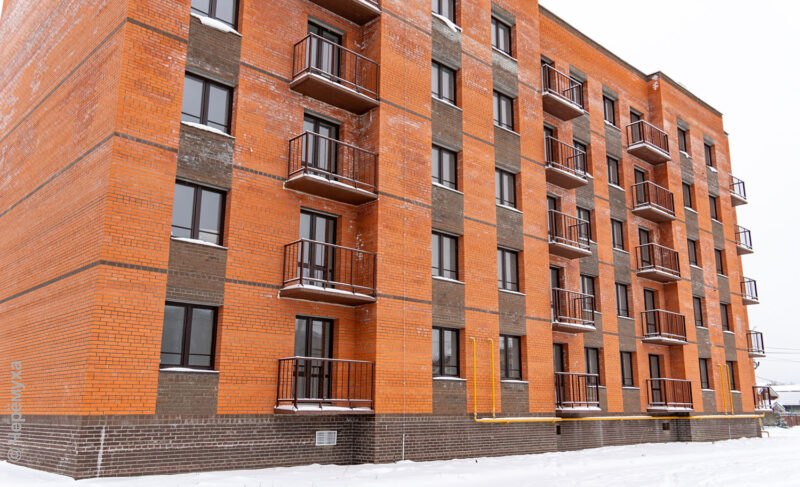 В дом на Корнева в Рыбинске переедут 92 человека. Ключи жильцам вручили