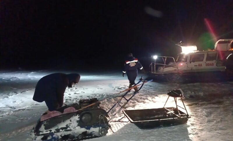 На Рыбинском водохранилище спасли рыбаков, застрявших в снежной каше