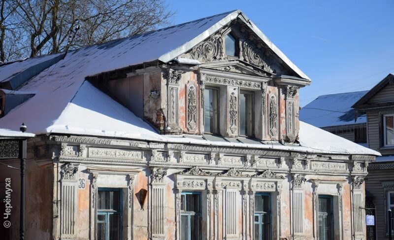 Дом с мезонином, расположенный на улице Чкалова в Рыбинске, выставили на торги