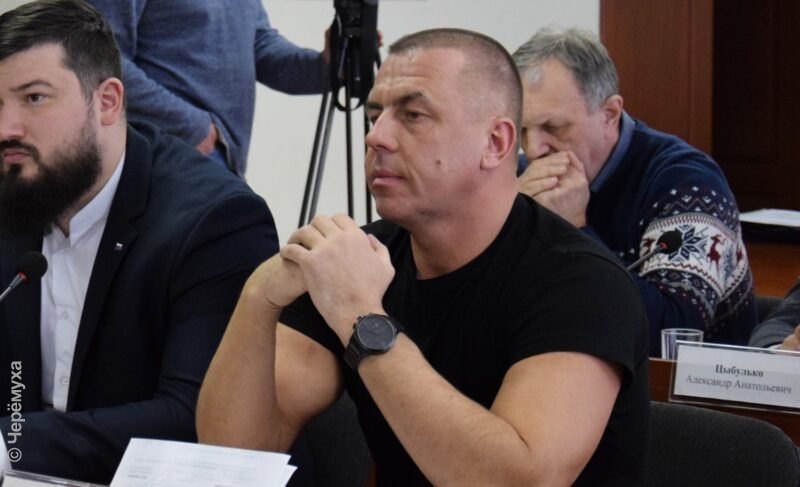 Минспорт отметил директора спортшколы «Переборец» нагрудным знаком