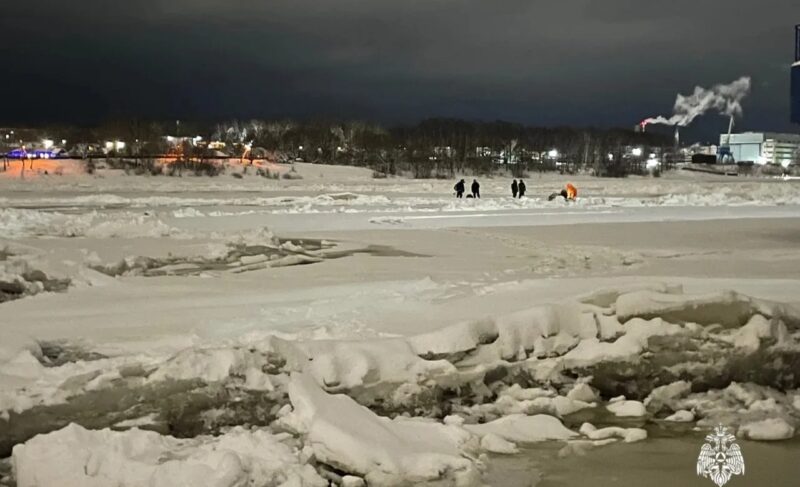 В Рыбинске спасли оказавшихся на льдине рыбаков
