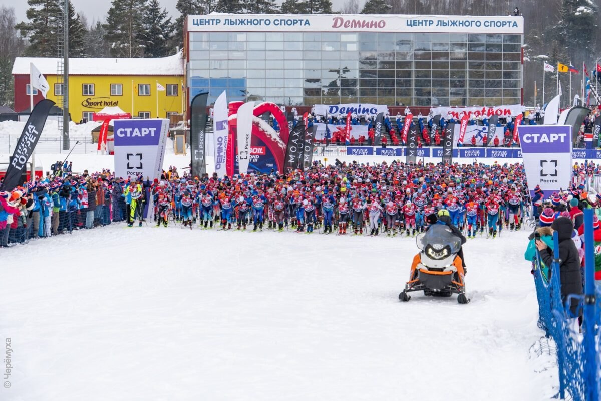 Борьба за медали, семейный зачёт и спасение человека. Как прошёл Дёминский лыжный марафон-2026