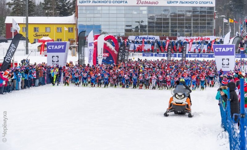 Борьба за медали, семейный зачёт и спасение человека. Как прошёл Дёминский лыжный марафон-2026