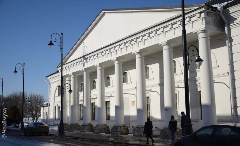 Лоцманская или Старая хлебная? Разбираемся, как называется здание на Волжской набережной, 4 в Рыбинске