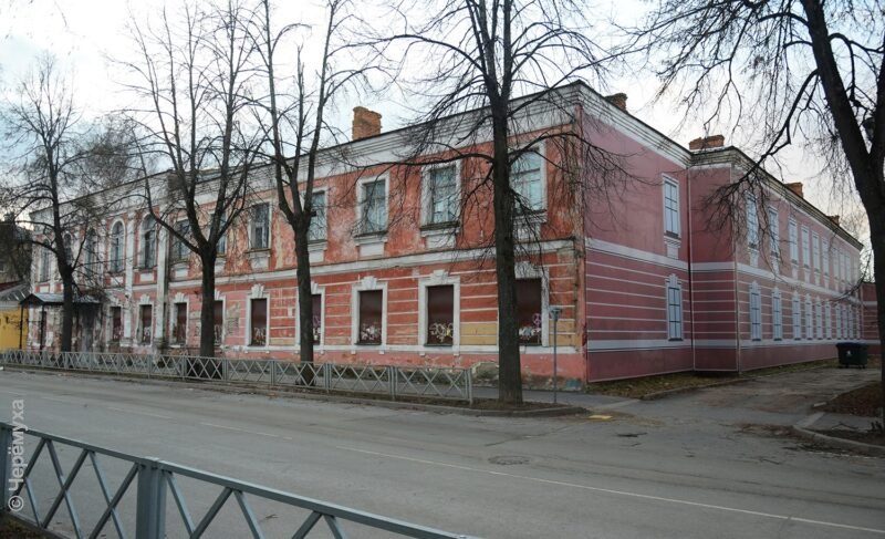 Продать здание Мариинской гимназии и ещё три дома в центре Рыбинска не получилось