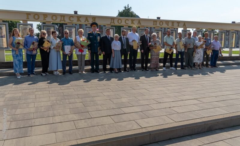 В Рыбинске обновили фотографии на городской Доске Почёта
